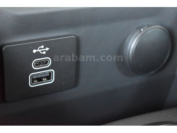 İLKAY'DAN 2025 FORD TOURNEO COURİER 1.5 ECOBLUE TREND HATASIZ