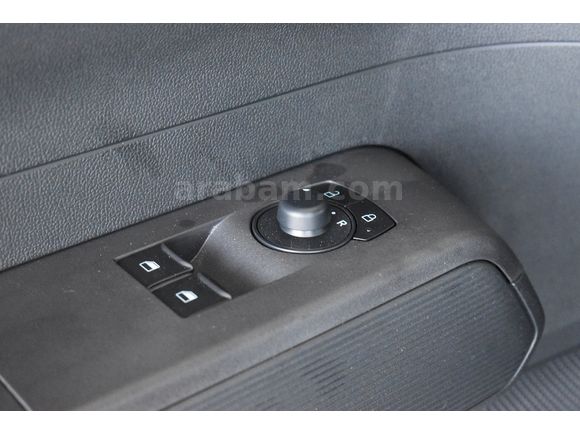 İLKAY'DAN 2025 FORD TOURNEO COURİER 1.5 ECOBLUE TREND HATASIZ