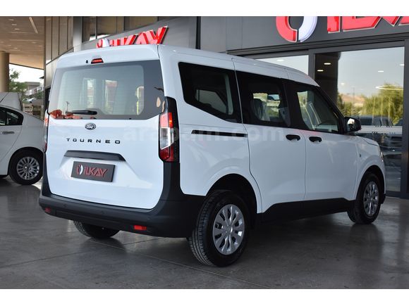 İLKAY'DAN 2025 FORD TOURNEO COURİER 1.5 ECOBLUE TREND HATASIZ