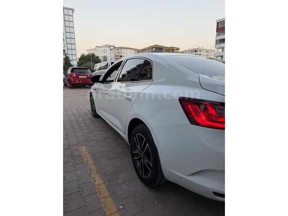Sahibinden Renault Megane 1.3 TCe Joy 2021 Model 