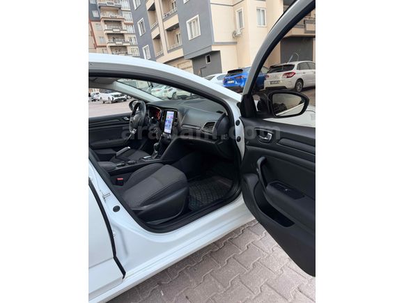 Sahibinden Renault Megane 1.3 TCe Joy 2021 Model 