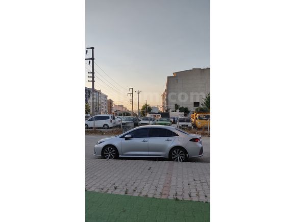Toyota Corolla 1.5 FLAME X-PACK Değişensiz Boyasız