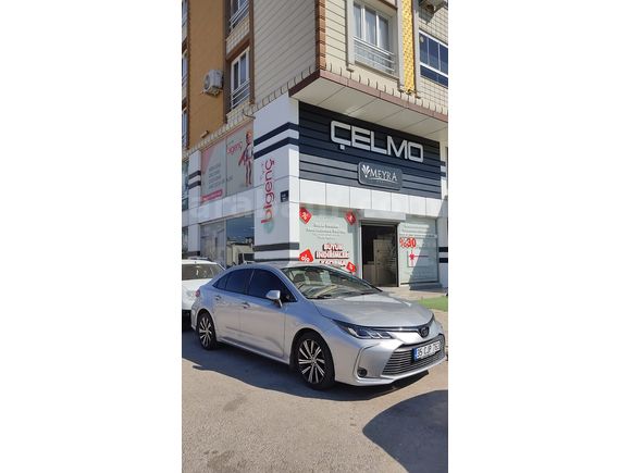 Toyota Corolla 1.5 FLAME X-PACK Değişensiz Boyasız