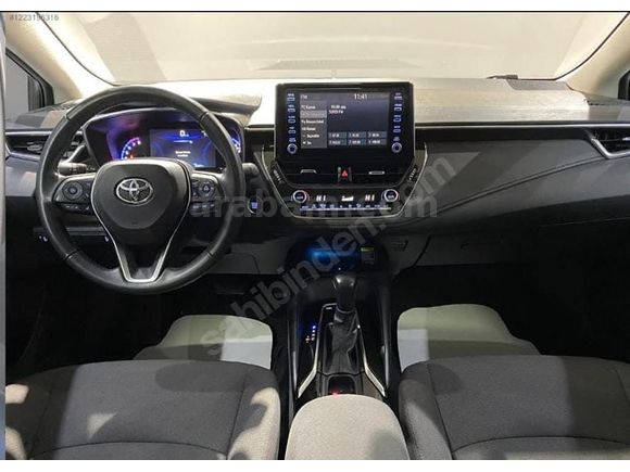Toyota Corolla 1.5 FLAME X-PACK Değişensiz Boyasız