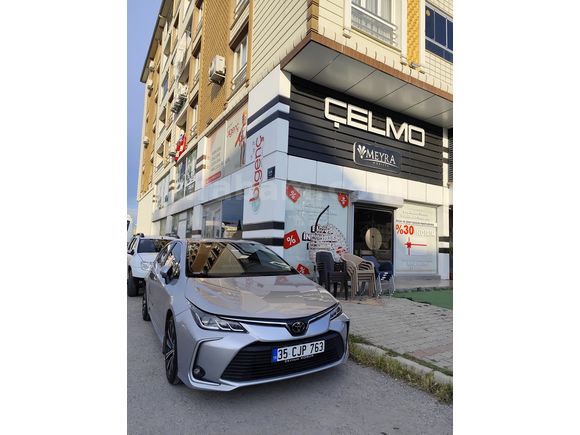 Toyota Corolla 1.5 FLAME X-PACK Değişensiz Boyasız