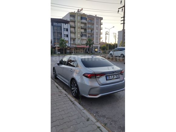 Toyota Corolla 1.5 FLAME X-PACK Değişensiz Boyasız