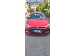 Sahibinden Hyundai i20 1.4 MPI Elite 2015 Model  106.000 km Kırmızı