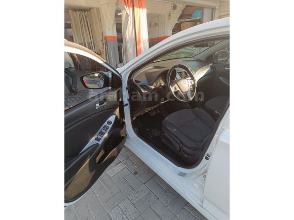 Sahibinden Hyundai Accent Blue 1.4 CVVT Mode 2017 Model