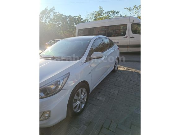 Sahibinden Hyundai Accent Blue 1.4 CVVT Mode 2017 Model