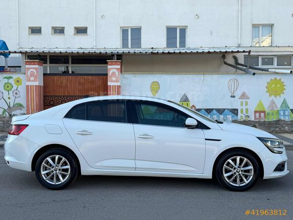 VİZYON DAN BOYASIZ 2017 MEGANE 1,5 DCİ TOUCH 121KM TESLA EKRAN