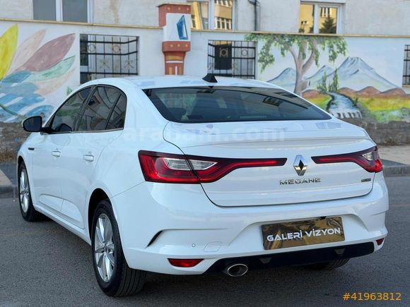 VİZYON DAN BOYASIZ 2017 MEGANE 1,5 DCİ TOUCH 121KM TESLA EKRAN