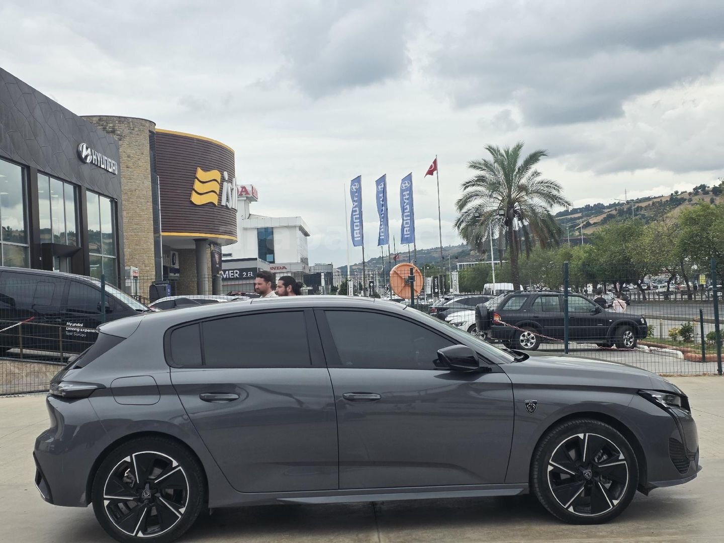 Galeriden Peugeot e-308 GT 2025 Model Samsun 24.000 km Gri 7