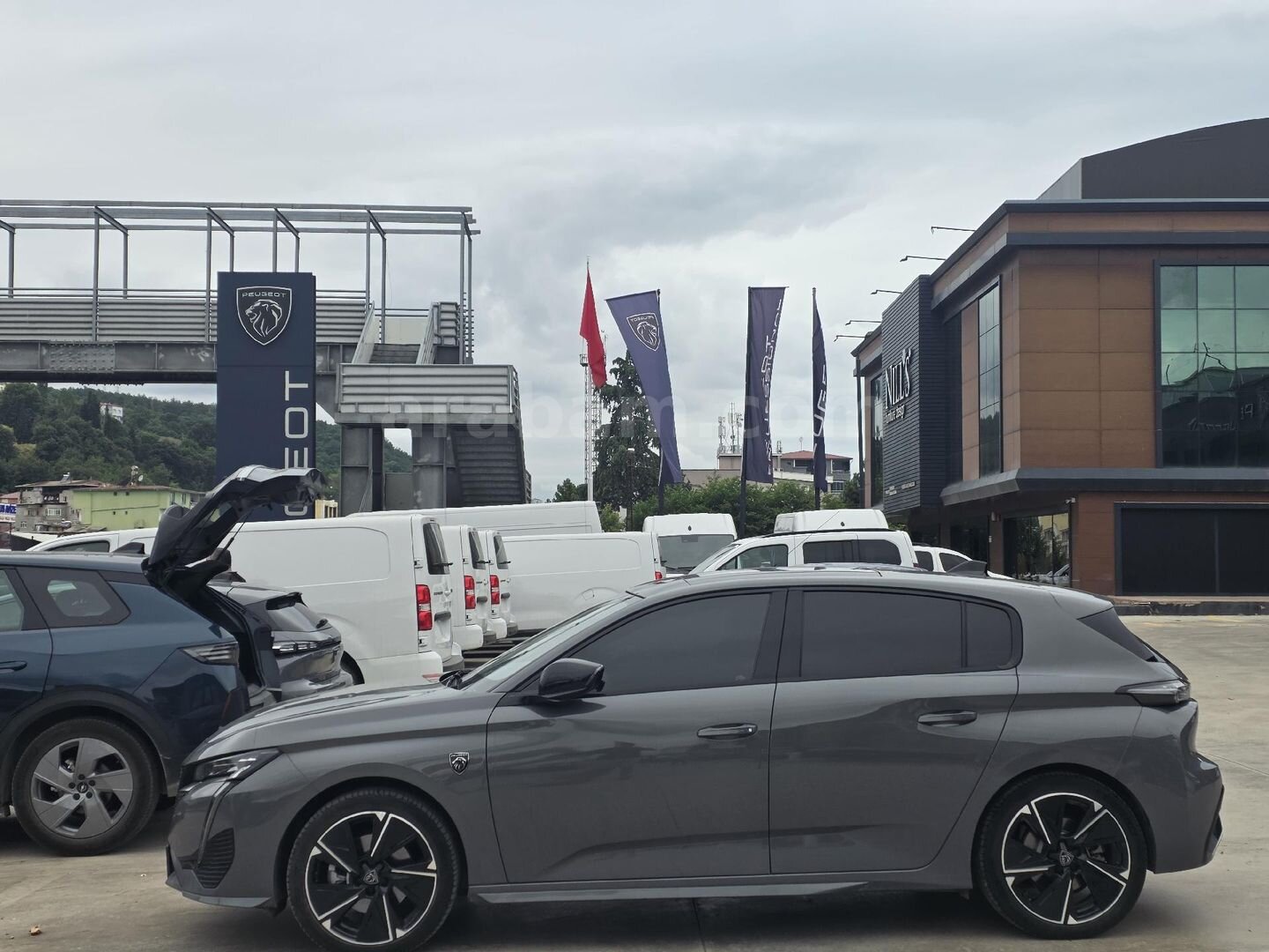 Galeriden Peugeot e-308 GT 2025 Model Samsun 24.000 km Gri 4