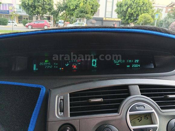 Sahibinden Renault Scenic 1.6 Dynamique 2004 Model