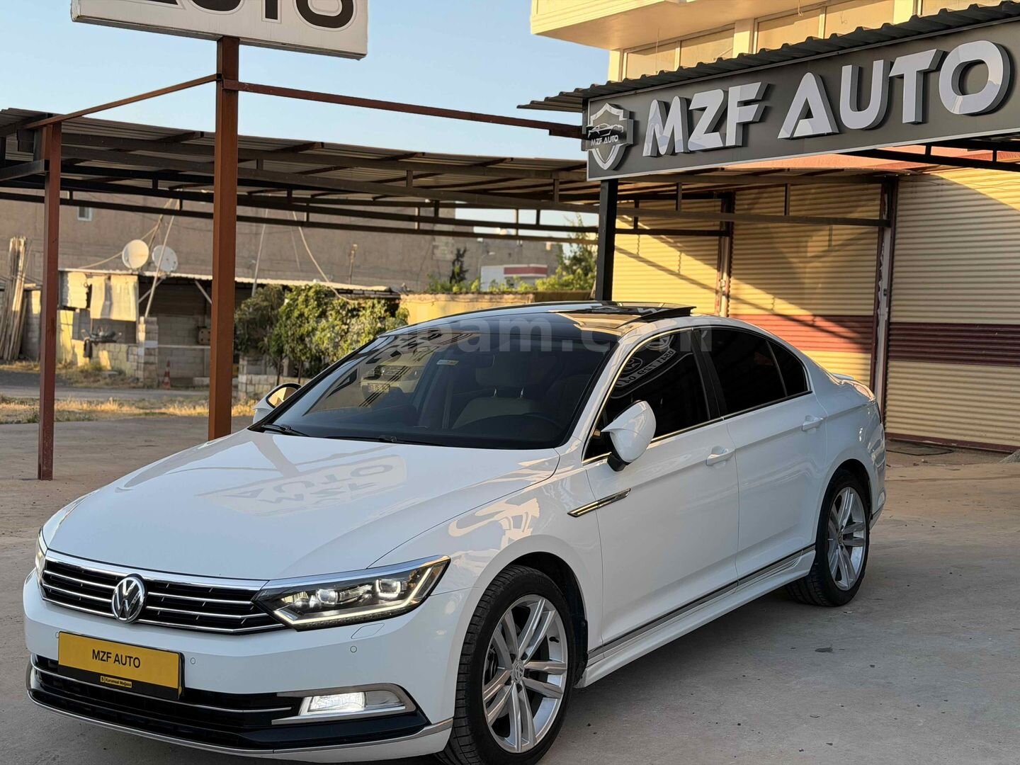 Galeriden Volkswagen Passat 1.6 TDi BlueMotion Comfortline 2015 Model Şanlıurfa 137.000 km Beyaz 6