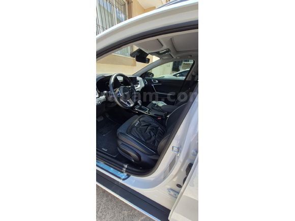 Sahibinden Kia XCeed 1.5 T-GDI Elegance 2025 Model
