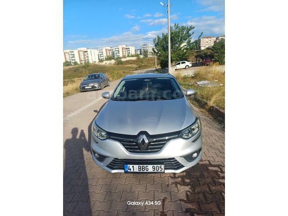 Sahibinden Renault Megane 1.5 Blue DCI Touch 2019 Model