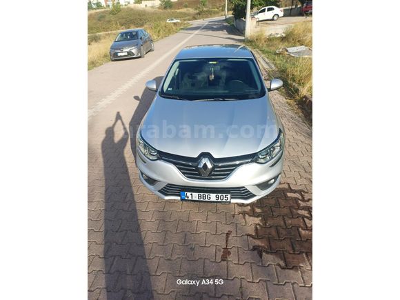 Sahibinden Renault Megane 1.5 Blue DCI Touch 2019 Model