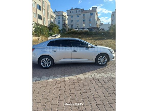 Sahibinden Renault Megane 1.5 Blue DCI Touch 2019 Model