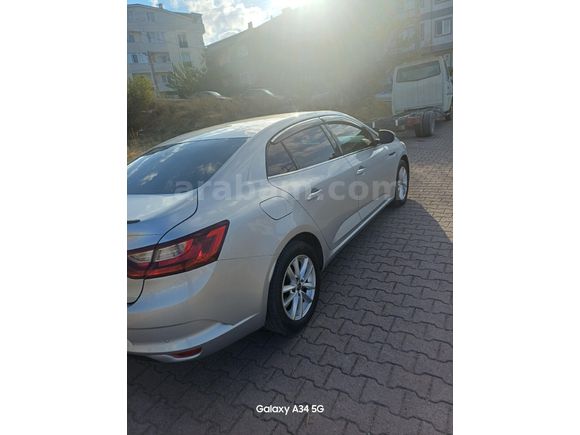 Sahibinden Renault Megane 1.5 Blue DCI Touch 2019 Model