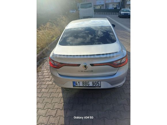 Sahibinden Renault Megane 1.5 Blue DCI Touch 2019 Model