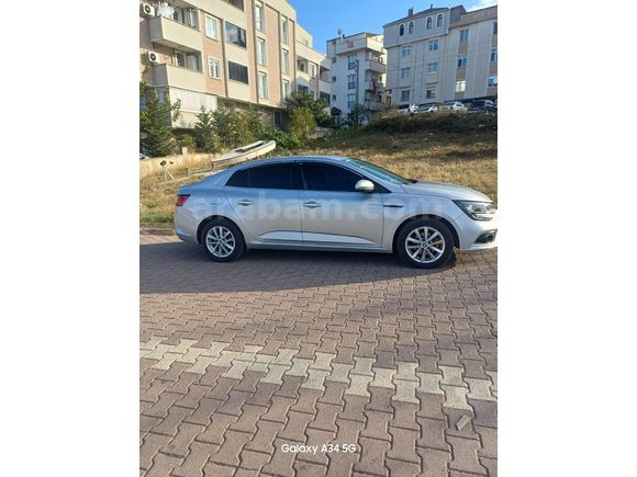 Sahibinden Renault Megane 1.5 Blue DCI Touch 2019 Model