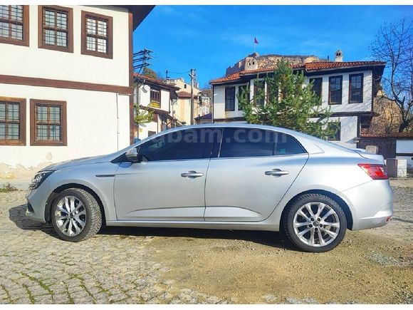 Sahibinden Renault Megane 1.3 TCe Icon 2020 Model 