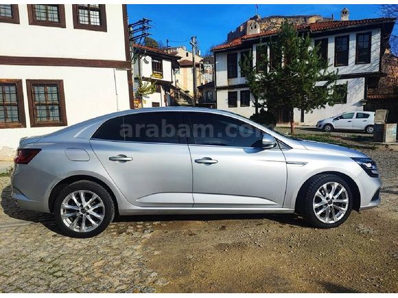 Sahibinden Renault Megane 1.3 TCe Icon 2020 Model 