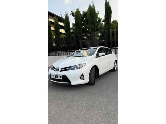 Sahibinden Toyota Auris 1.4 D-4D Active 2013 Model 