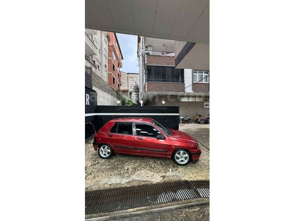 İlk gelen alır acill Clio 1.4 RT 1997