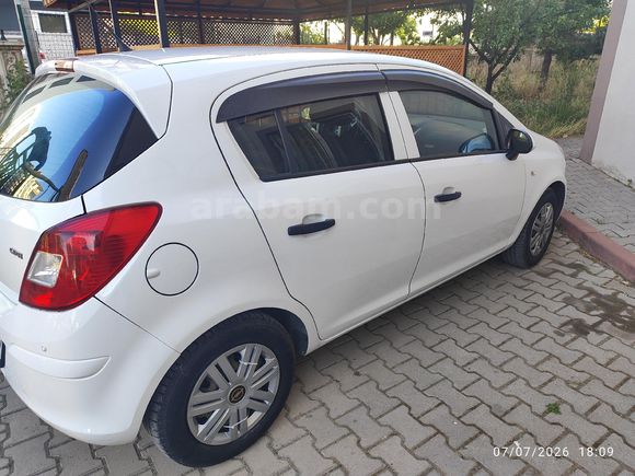 Bayandan Opel Corsa 1.3 CDTI Essentia 2013 Model