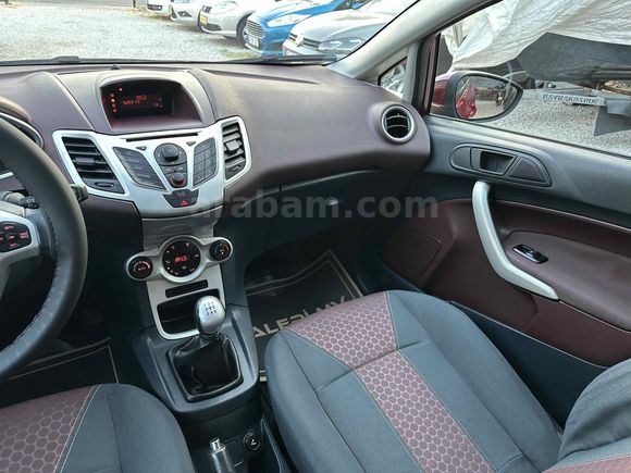 Galeriden Ford Fiesta 1.4 Titanium 2011 Model Antalya
