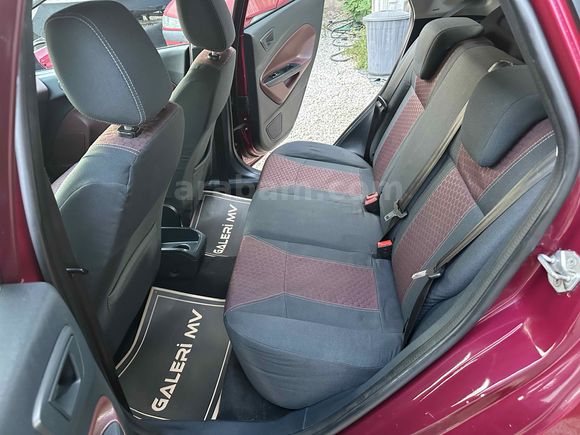 Galeriden Ford Fiesta 1.4 Titanium 2011 Model Antalya