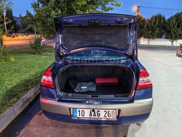 Sahibinden Renault Megane 1.5 dCi Dynamique 2006 Model  340.000 km Mavi