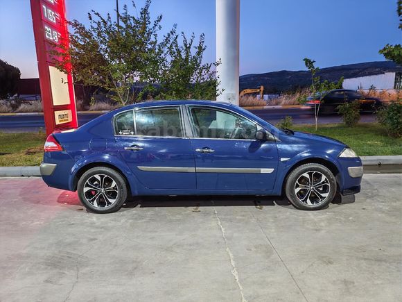 Sahibinden Renault Megane 1.5 dCi Dynamique 2006 Model  340.000 km Mavi