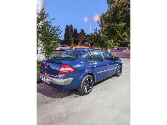Sahibinden Renault Megane 1.5 dCi Dynamique 2006 Model  340.000 km Mavi