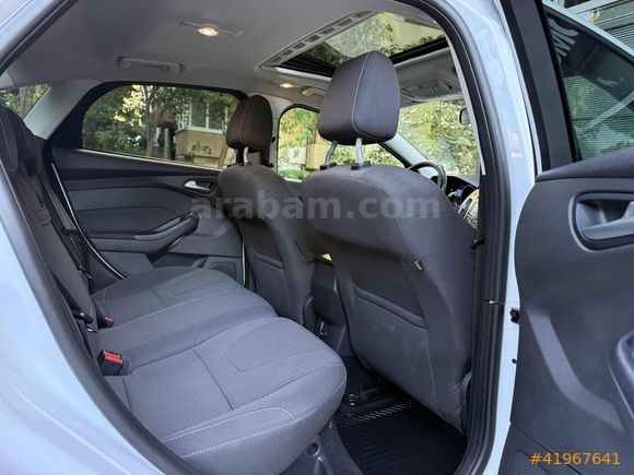 _İLK ELDEN + YETKİLİ SERVİS BAKIMLI + BOYASIZ + SUNROOF +100 KM_