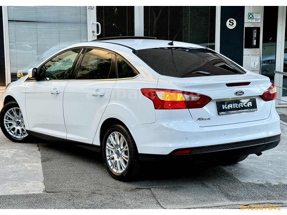 _İLK ELDEN + YETKİLİ SERVİS BAKIMLI + BOYASIZ + SUNROOF +100 KM_