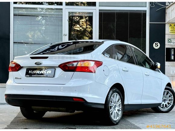_İLK ELDEN + YETKİLİ SERVİS BAKIMLI + BOYASIZ + SUNROOF +100 KM_