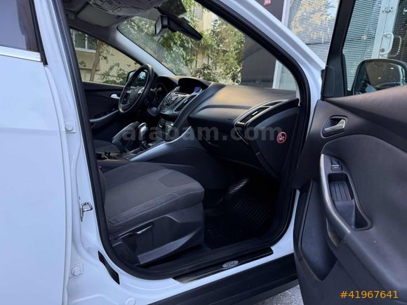 _İLK ELDEN + YETKİLİ SERVİS BAKIMLI + BOYASIZ + SUNROOF +100 KM_