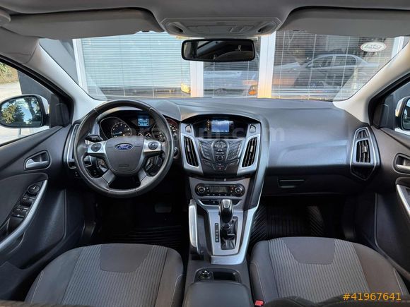 _İLK ELDEN + YETKİLİ SERVİS BAKIMLI + BOYASIZ + SUNROOF +100 KM_