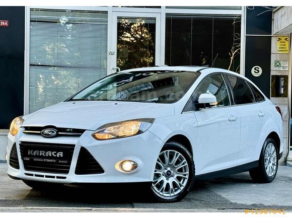 _İLK ELDEN + YETKİLİ SERVİS BAKIMLI + BOYASIZ + SUNROOF +100 KM_