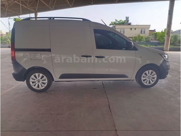 Sahibinden Renault Express 1.5 BlueDCI Joy 2023 Model 