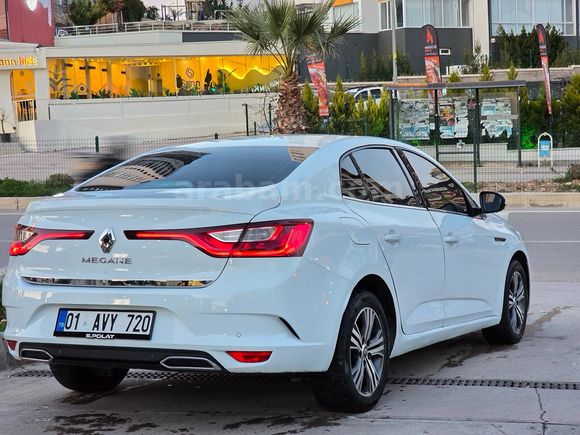 Sahibinden Renault Megane 1.3 TCe Touch 2023 Model 