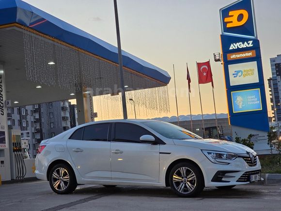 Sahibinden Renault Megane 1.3 TCe Touch 2023 Model 
