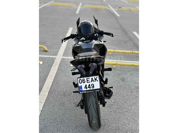 Hatasız tertemiz Rs 200 