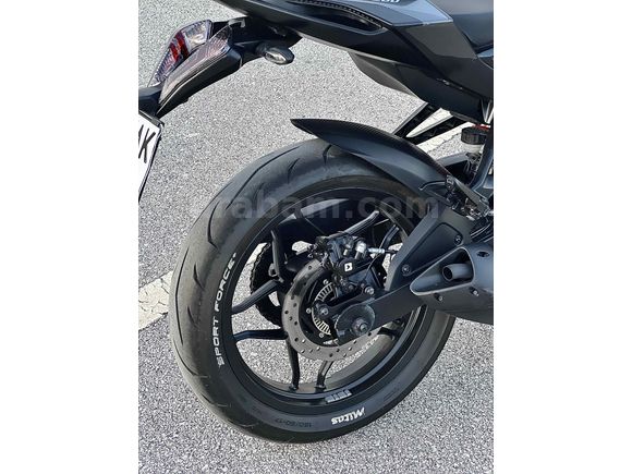 Hatasız tertemiz Rs 200 