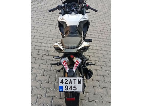 RS 200 2023 MODEL KASA BEYAZ ŞASE 13.000 BİN KMde HASAR KAYITSIZ