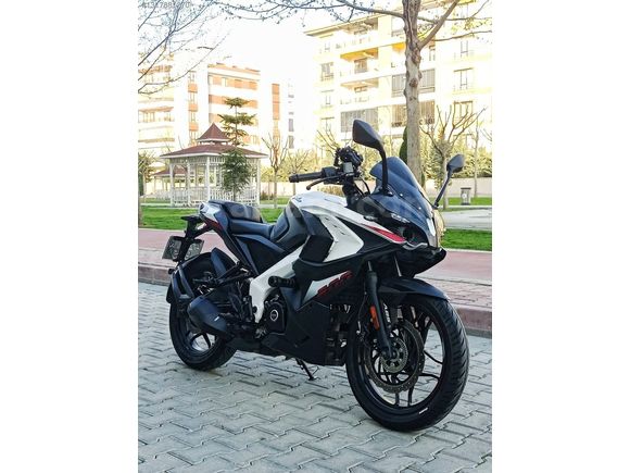 RS 200 2023 MODEL KASA BEYAZ ŞASE 13.000 BİN KMde HASAR KAYITSIZ