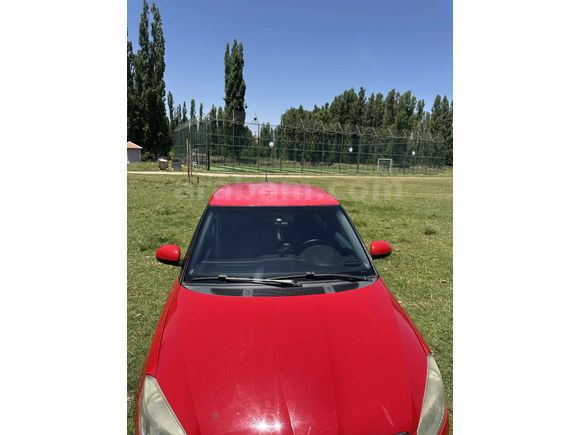 Sahibinden Skoda Fabia 1.2 Ambiente Dynamic 2011 Model  193.000 km Kırmızı